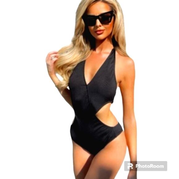 One Piece Bathing Suit CUT OUT Size M Black Figure Flattering Criss Cross Beach - Picture 3 of 12